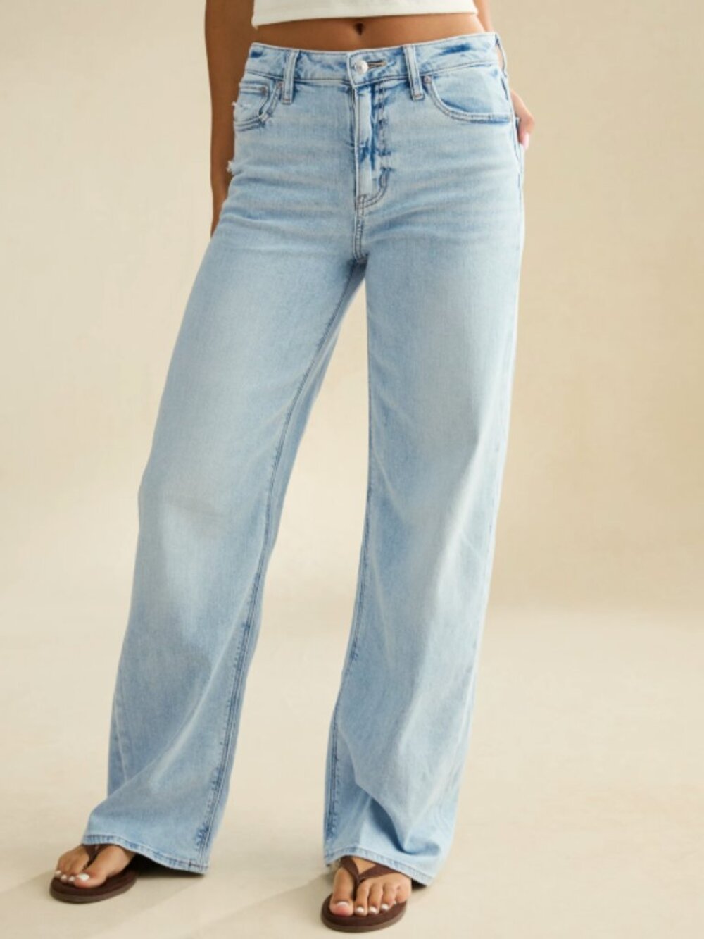 American Eagle Outfitters Light Wash Wide-Leg Jeans